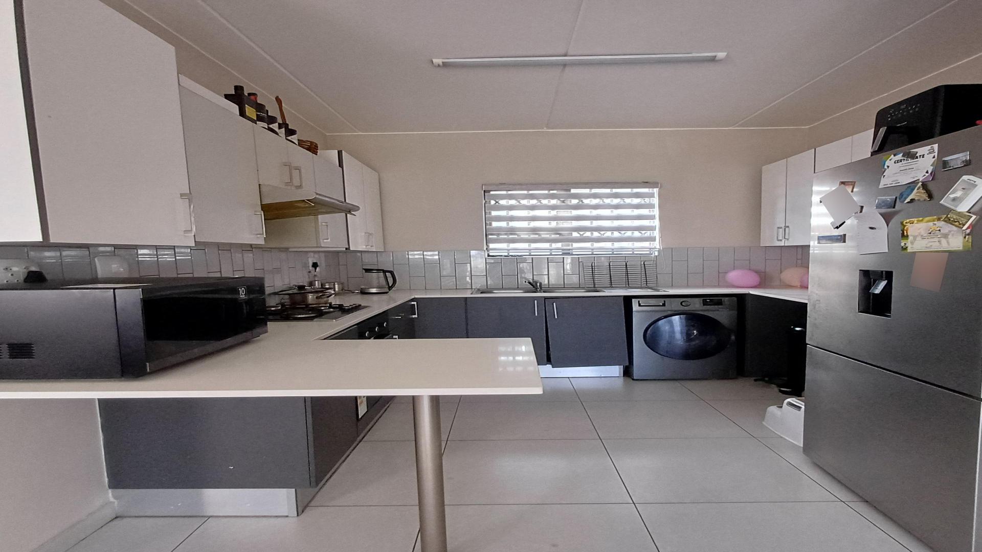 Kitchen of property in Pomona