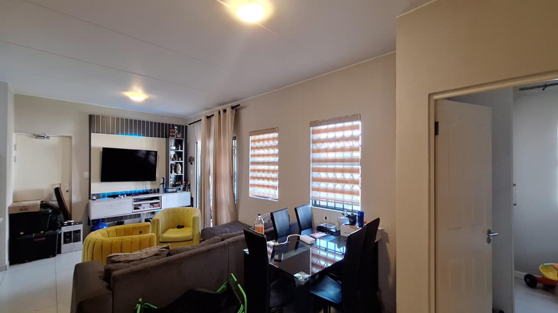 Lounges of property in Pomona