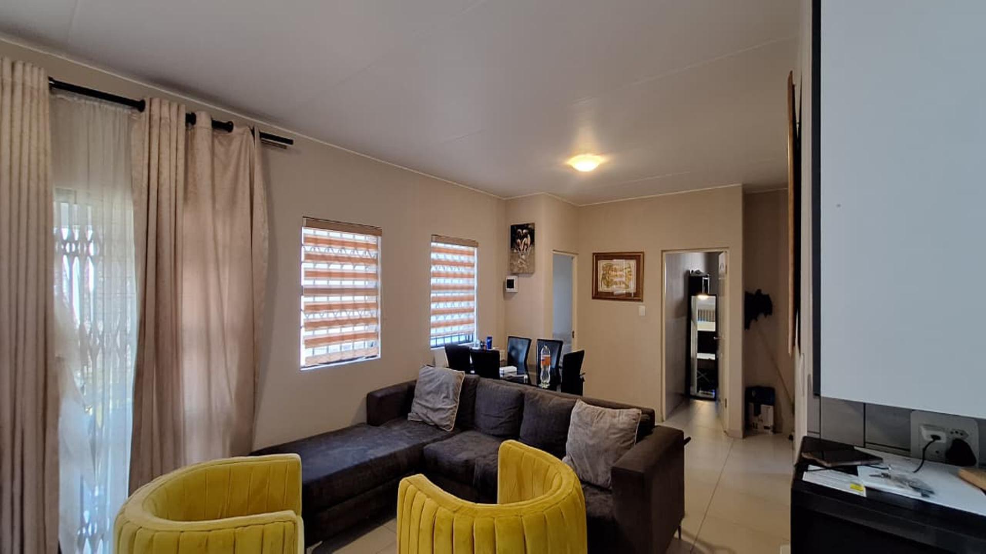 Lounges of property in Pomona
