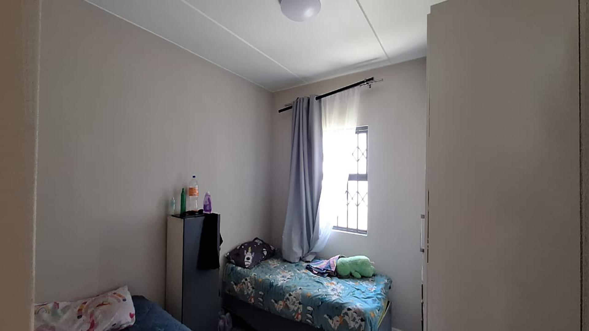 Bed Room 1 of property in Pomona