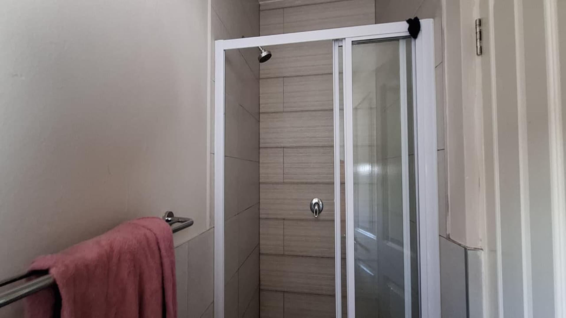 Main Bathroom of property in Pomona