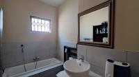 Bathroom 1 of property in Pomona