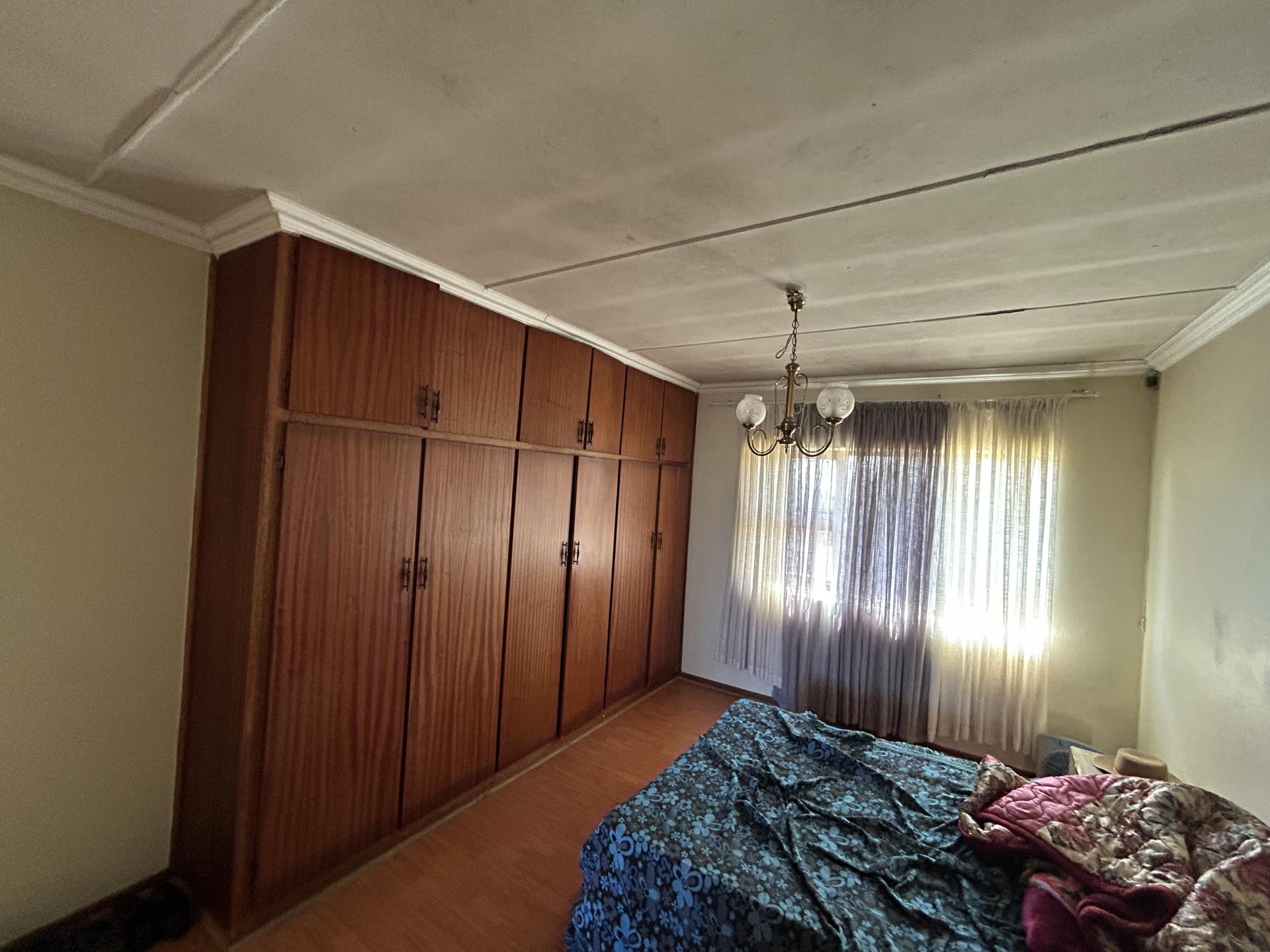 Main Bedroom of property in East London