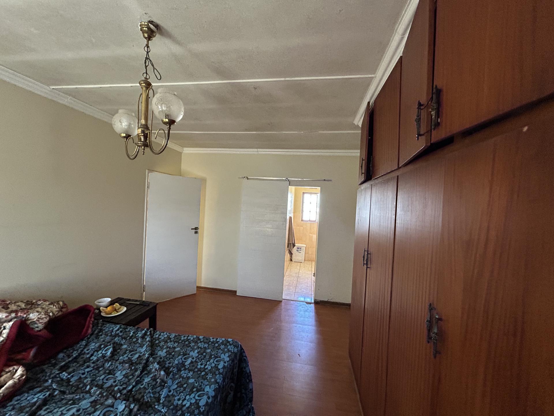 Main Bedroom of property in East London