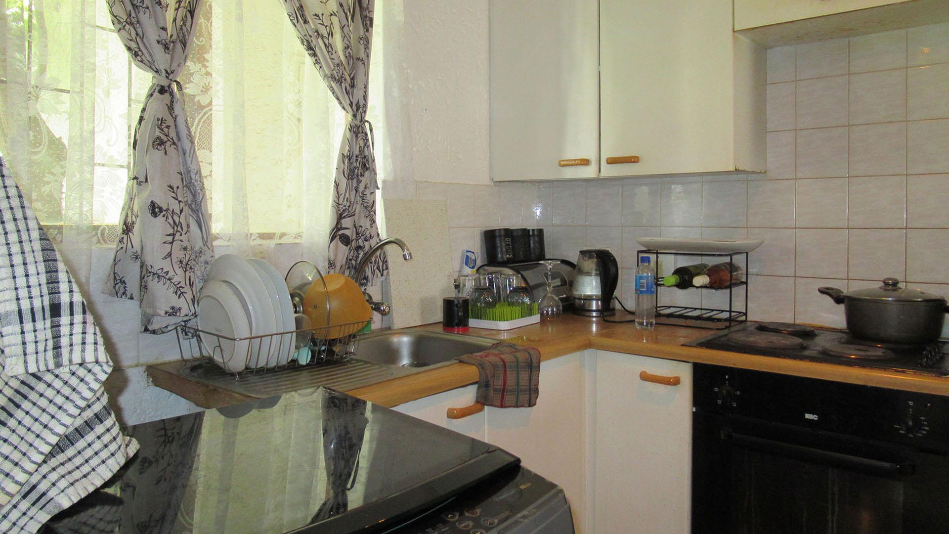 Kitchen - 5 square meters of property in Observatory - JHB