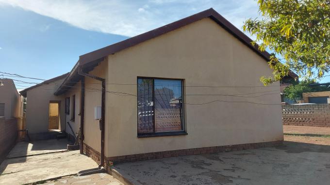 3 Bedroom House for Sale For Sale in Vosloorus - MR616110