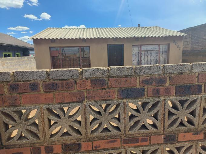 2 Bedroom House for Sale For Sale in Dhlamini - MR616145