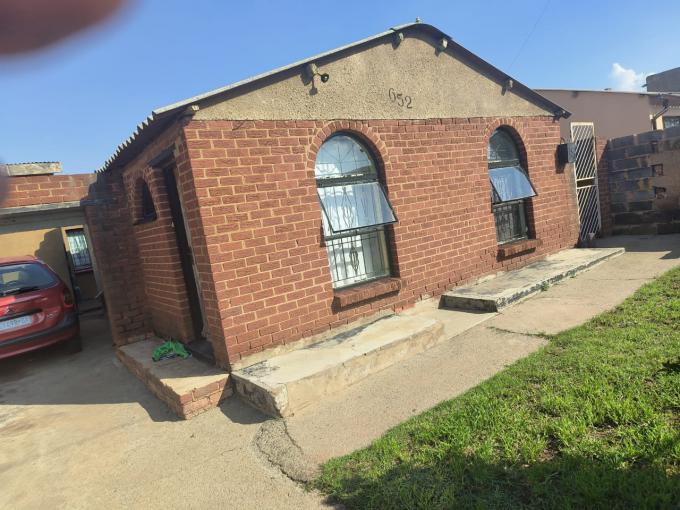 2 Bedroom House for Sale For Sale in Soweto - MR616149