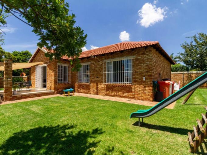 3 Bedroom Simplex for Sale For Sale in Radiokop - MR616207