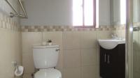 Bathroom 1 - 5 square meters of property in Honeydew