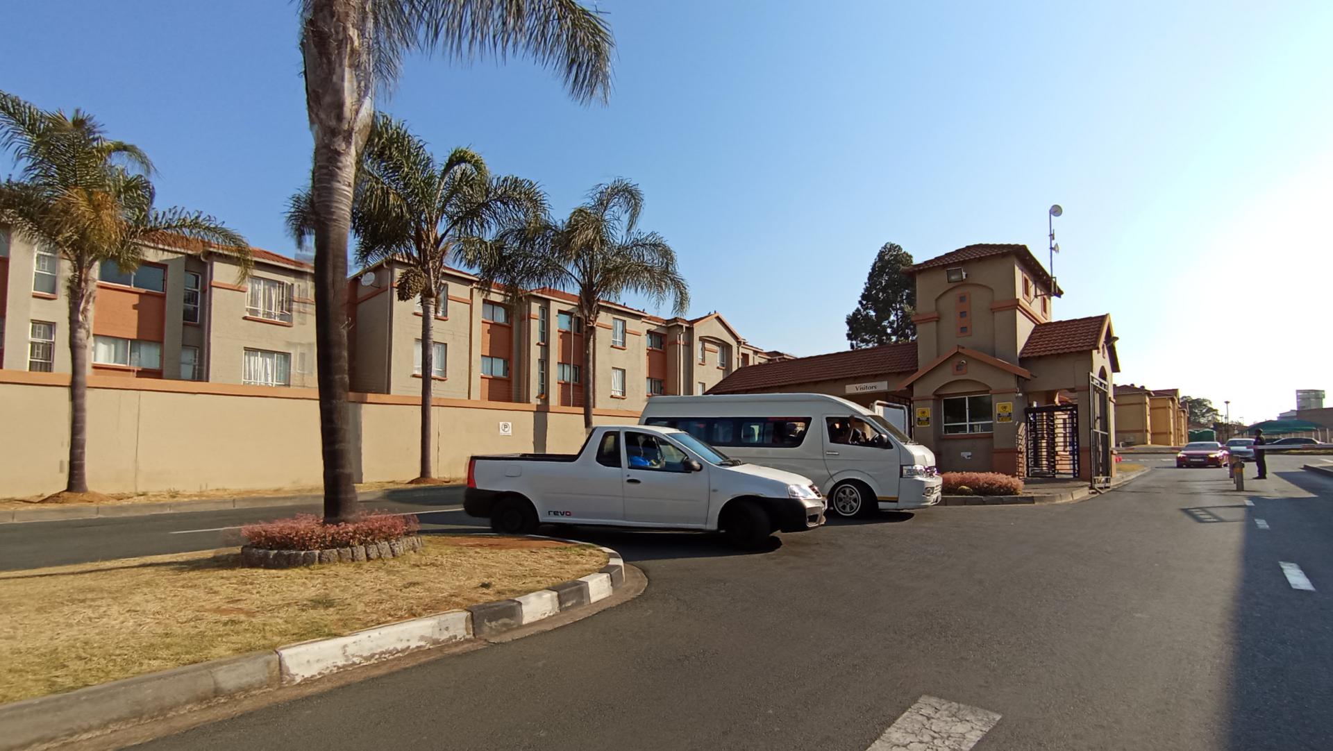 Front View of property in Aeroton