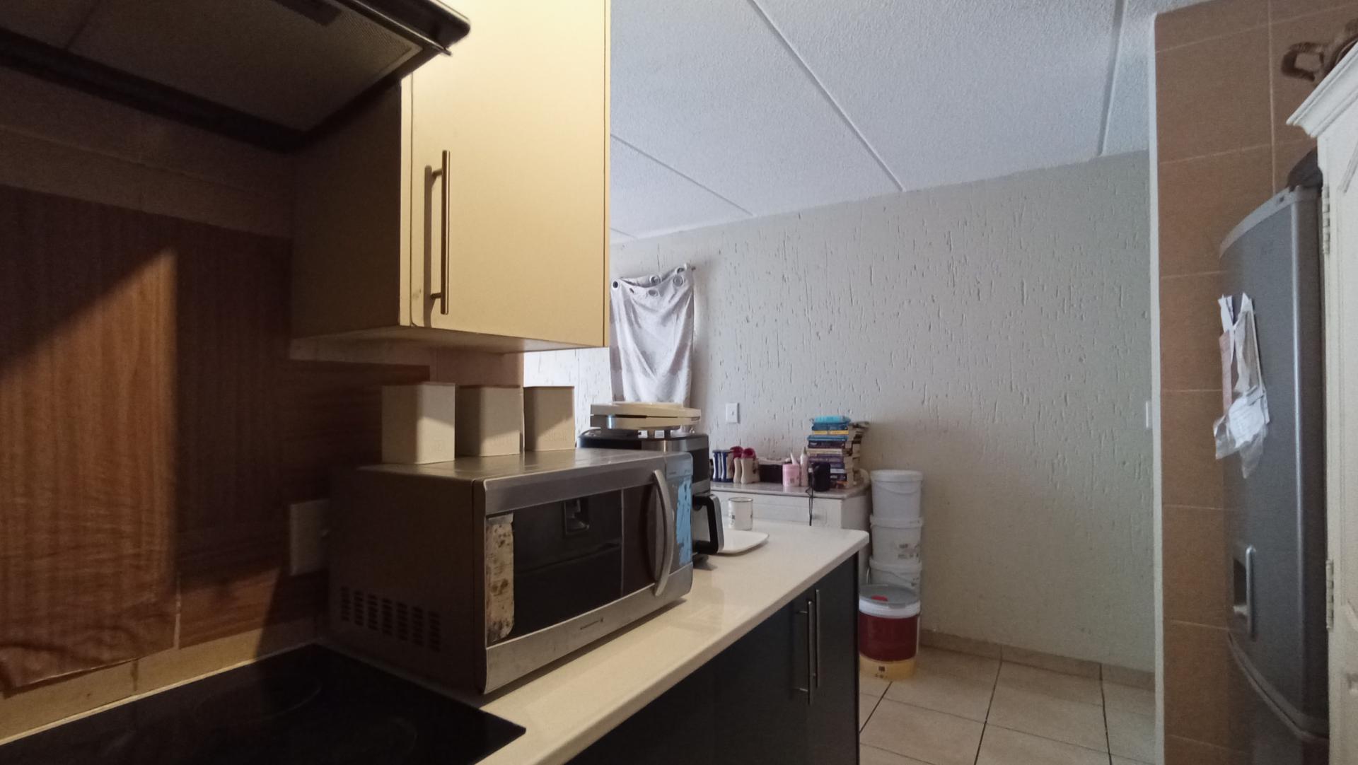 Kitchen - 7 square meters of property in Aeroton