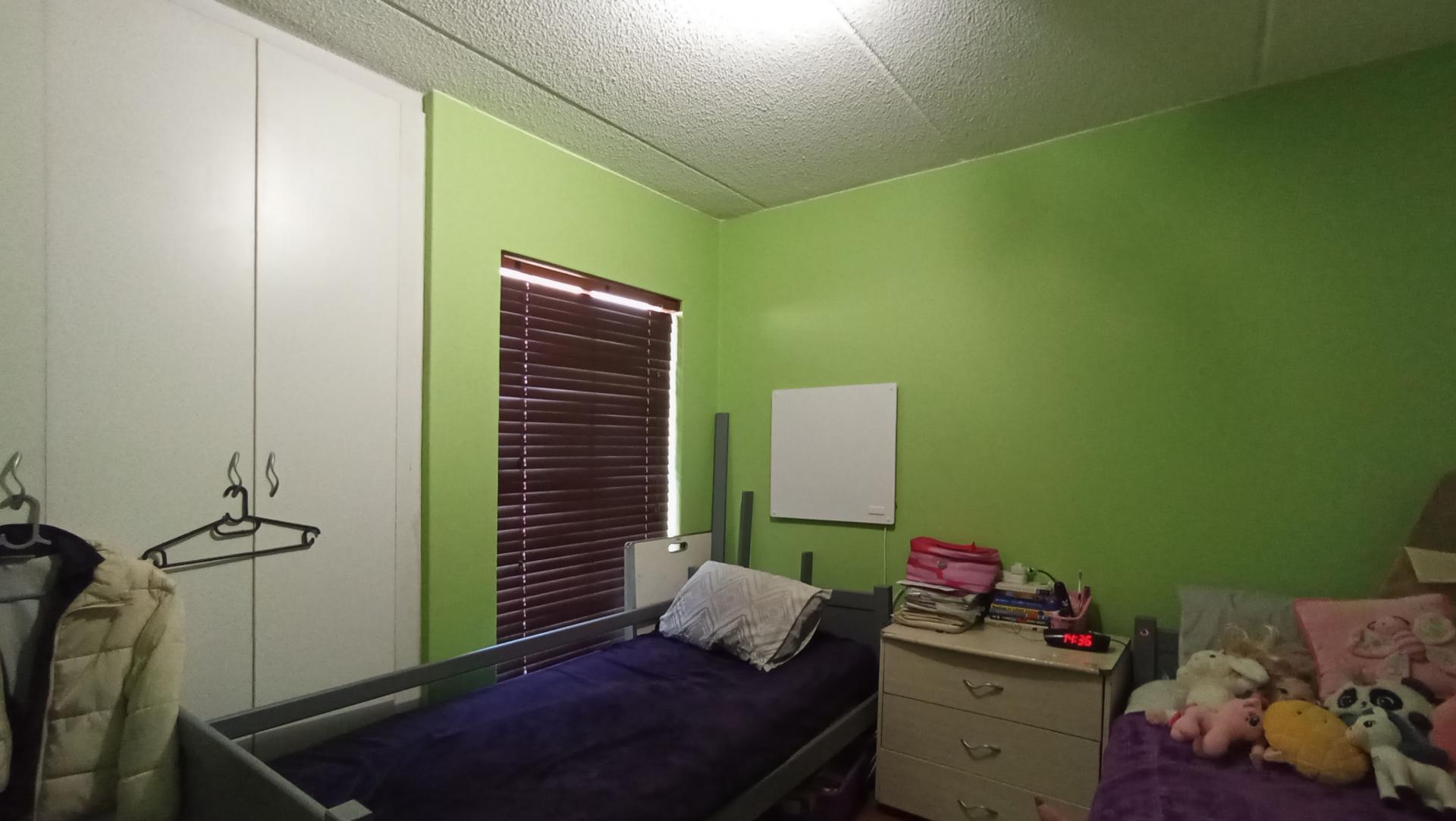 Bed Room 2 - 10 square meters of property in Aeroton