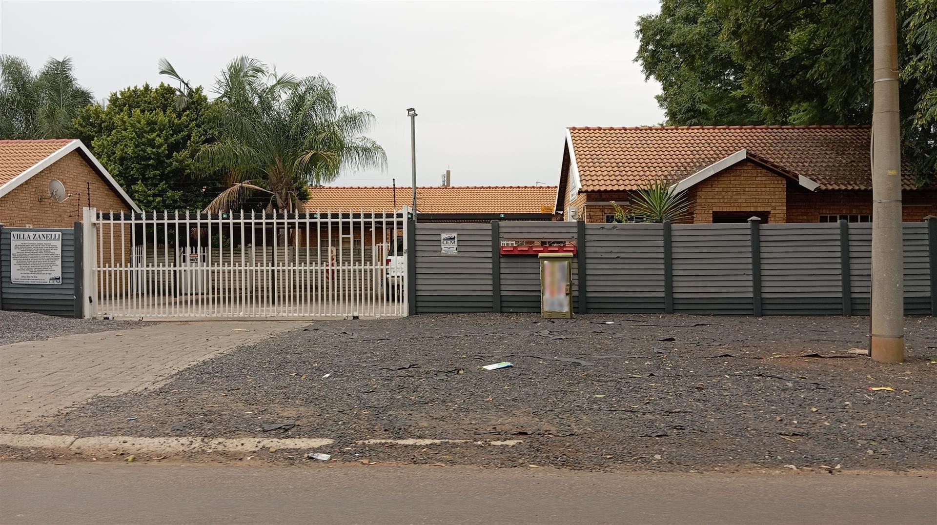 Front View of property in Rustenburg Oos-Einde