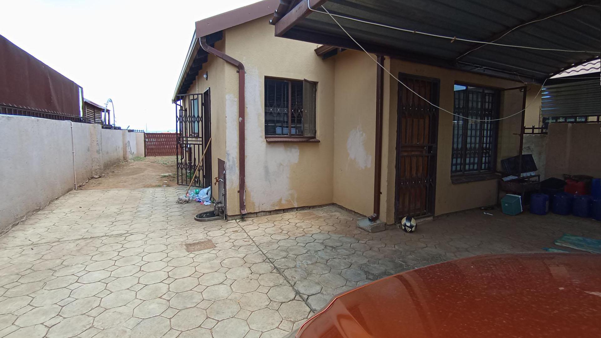 Front View of property in Soshanguve East