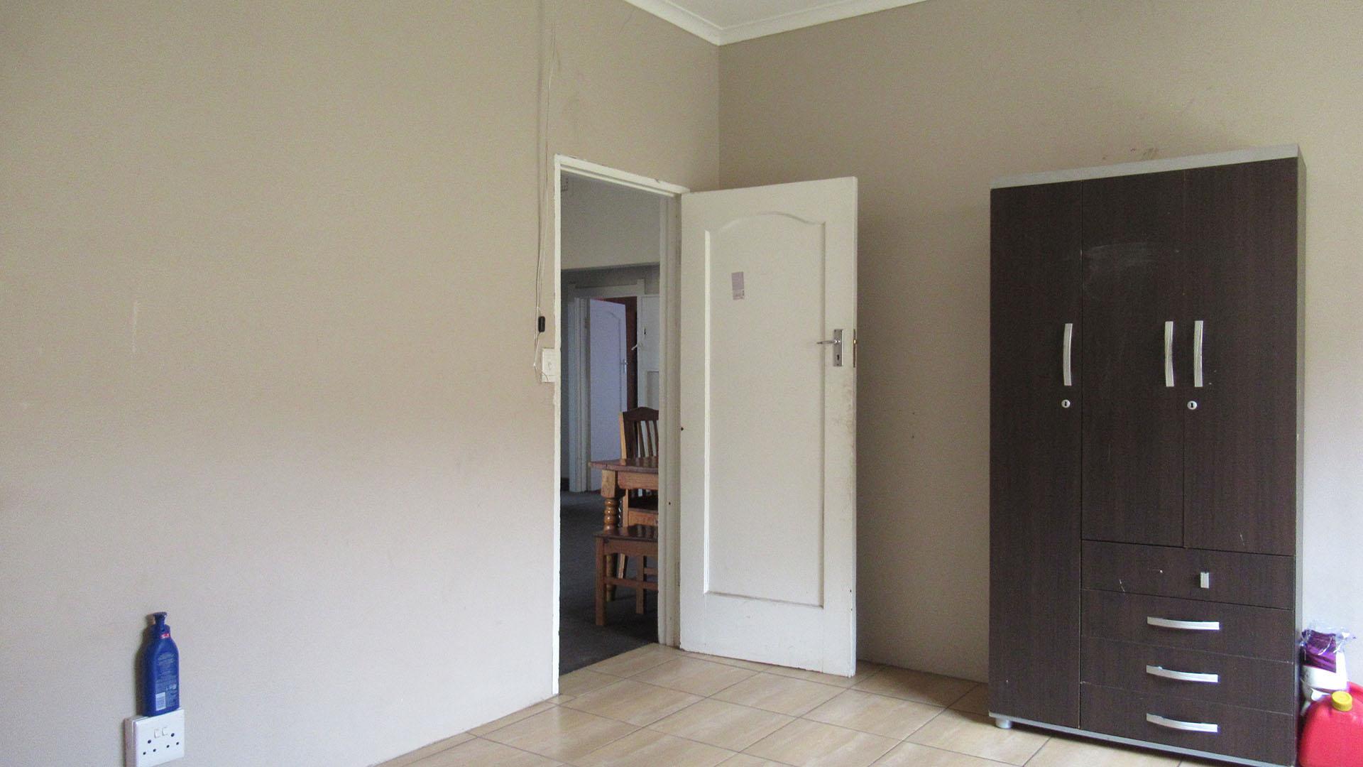 Main Bedroom - 16 square meters of property in Primrose