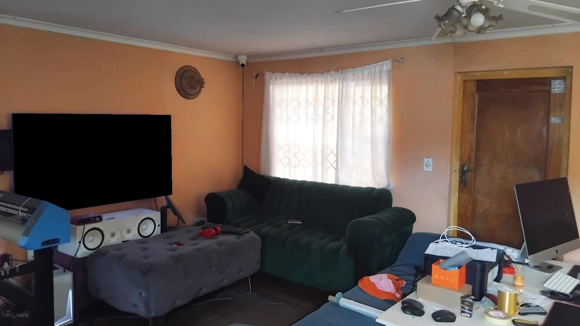 Lounges of property in Blue Downs