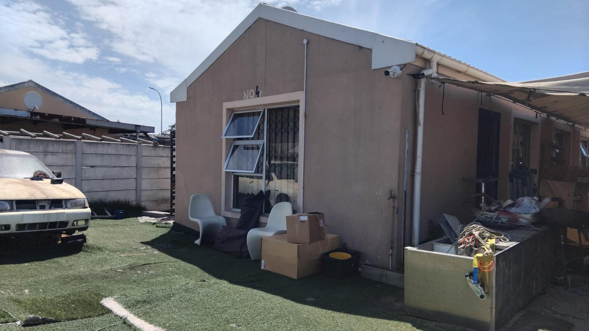 Front View of property in Blue Downs