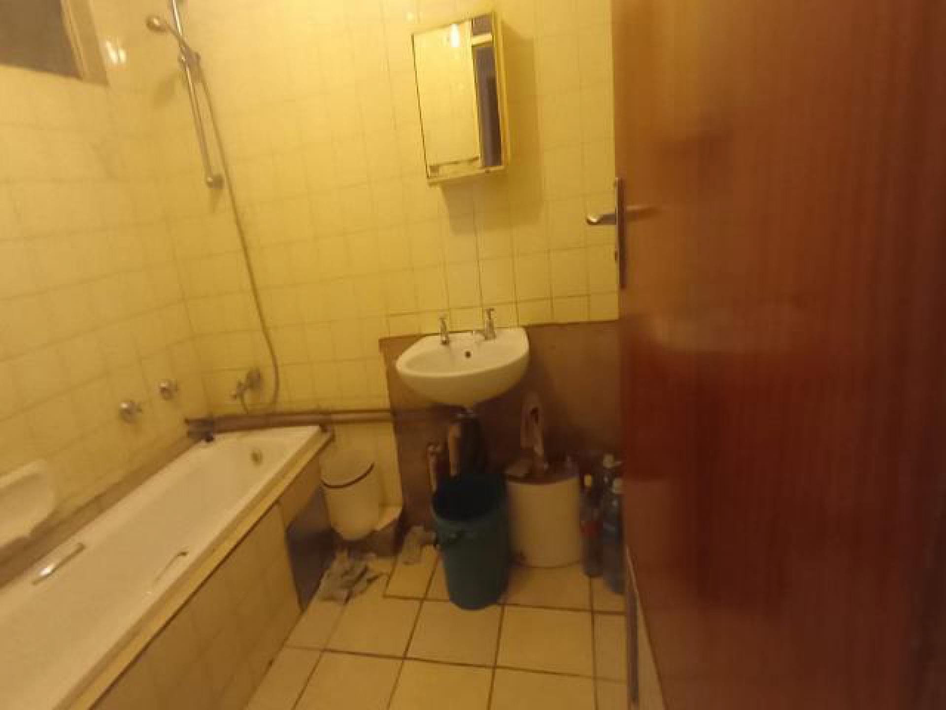 Bathroom 1 of property in Arcadia