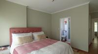 Main Bedroom - 17 square meters of property in Bryanston