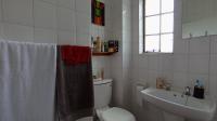 Bathroom 1 - 5 square meters of property in Bryanston