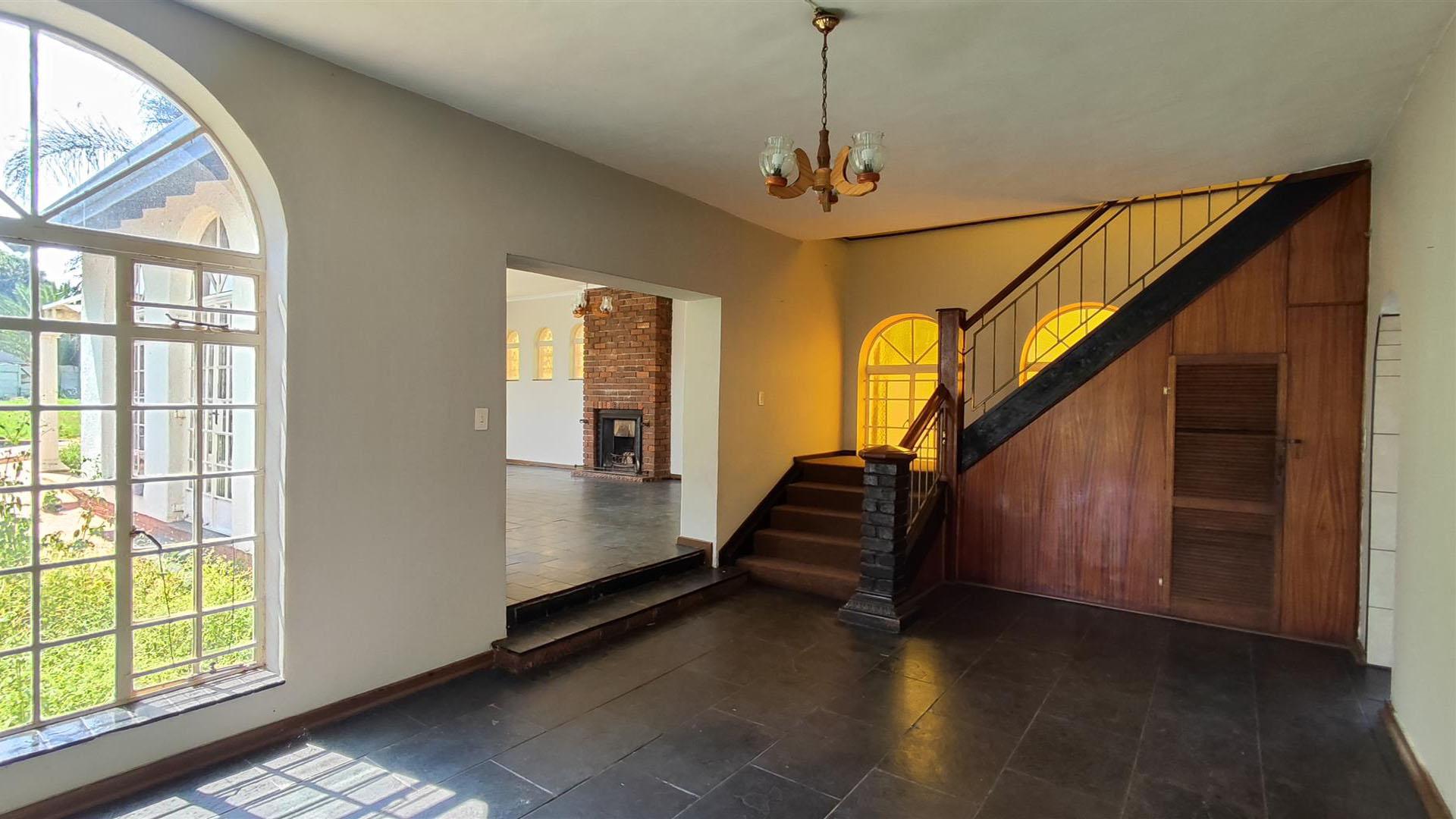 Dining Room - 15 square meters of property in Hazeldene