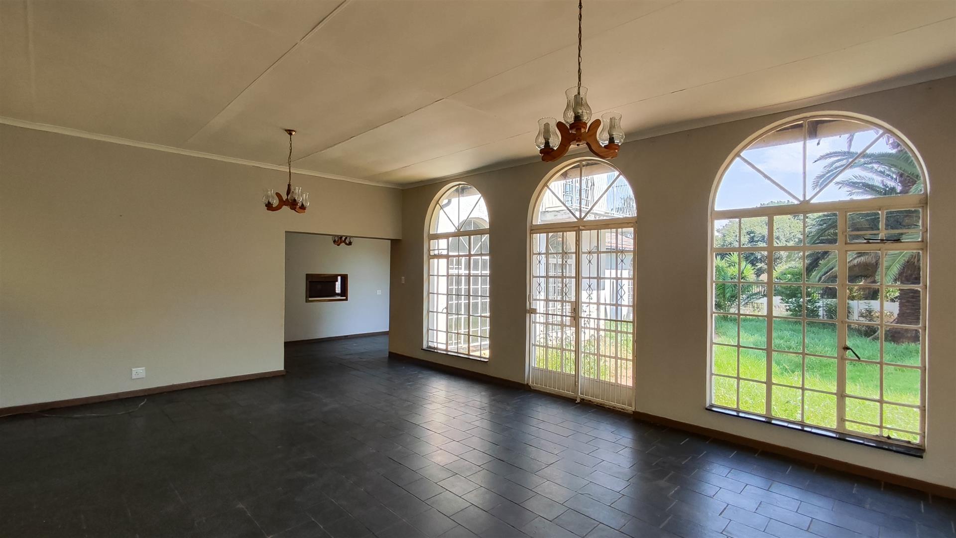 Lounges - 39 square meters of property in Hazeldene