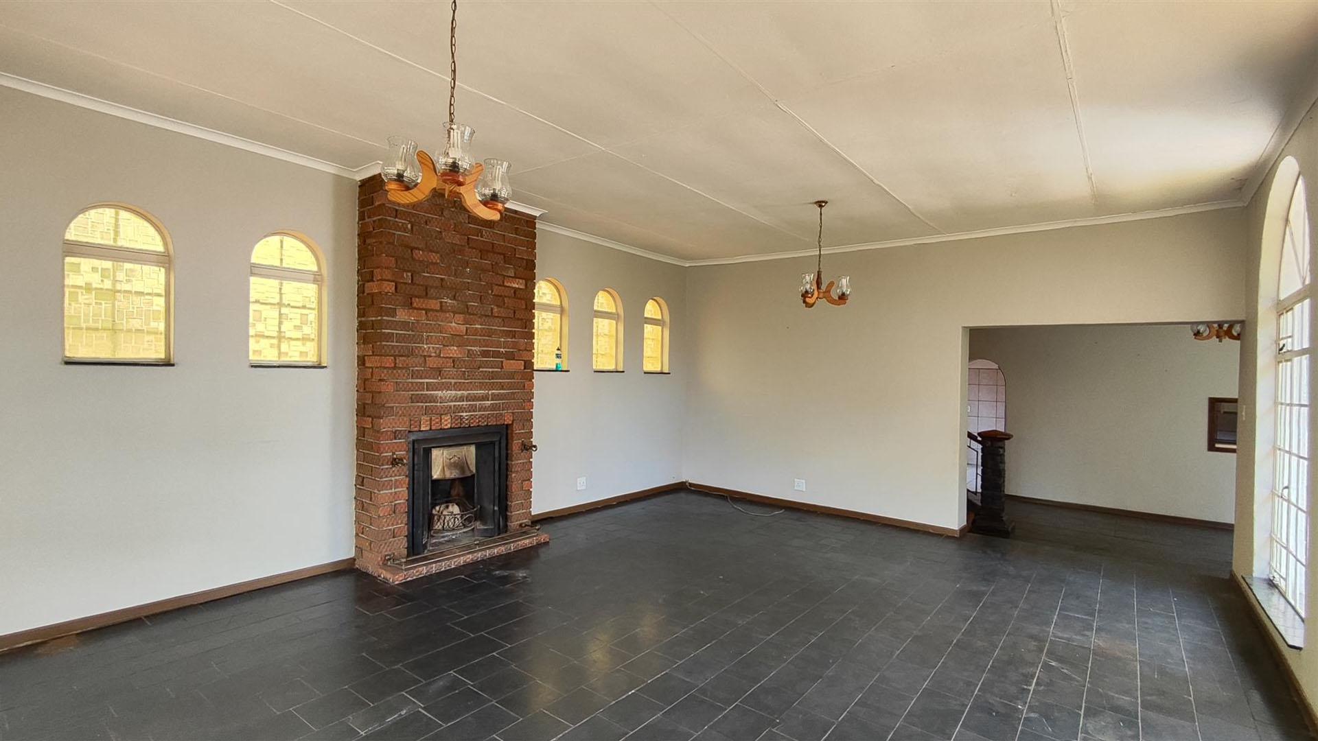 Lounges - 39 square meters of property in Hazeldene