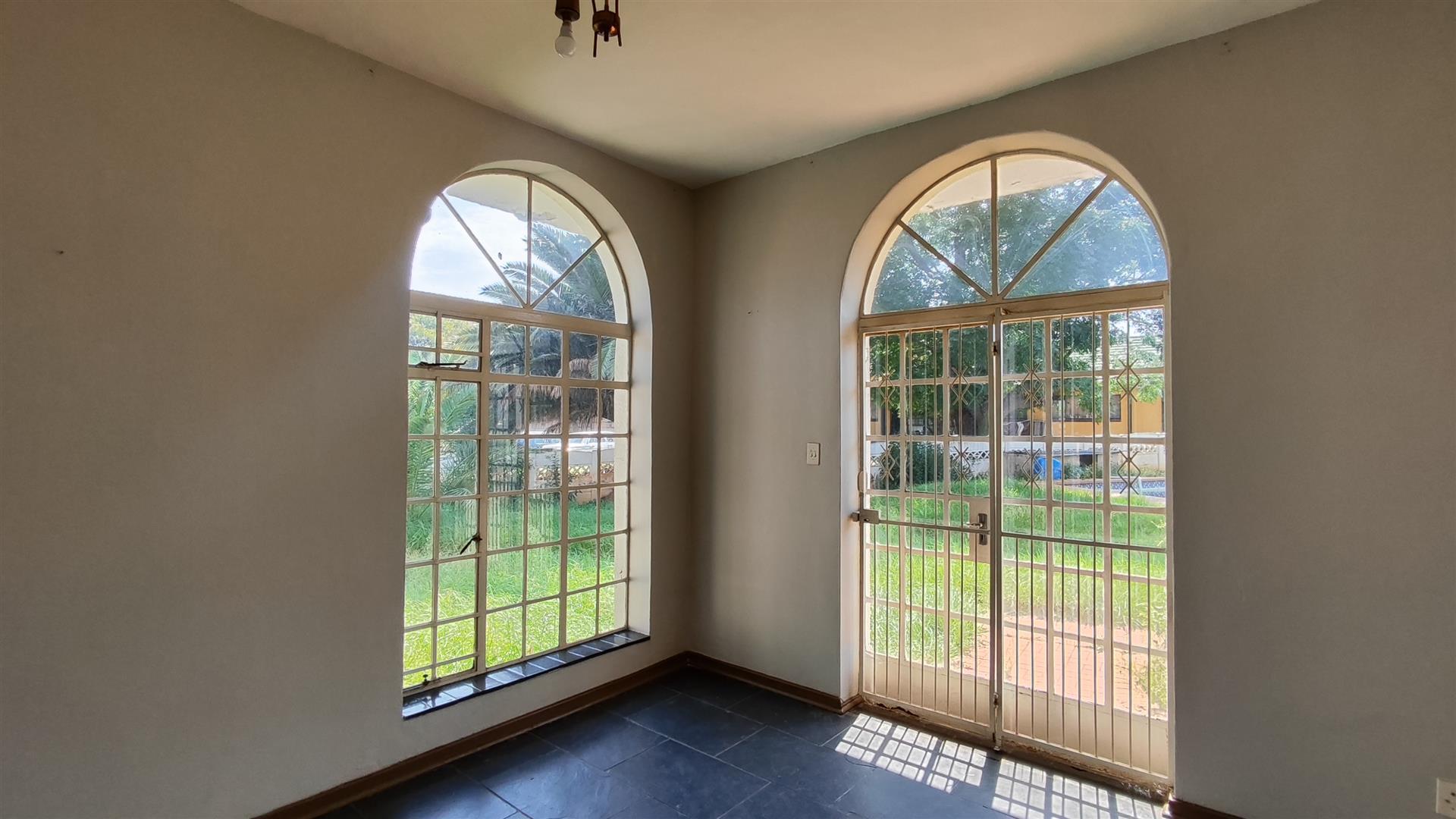 Spaces - 38 square meters of property in Hazeldene