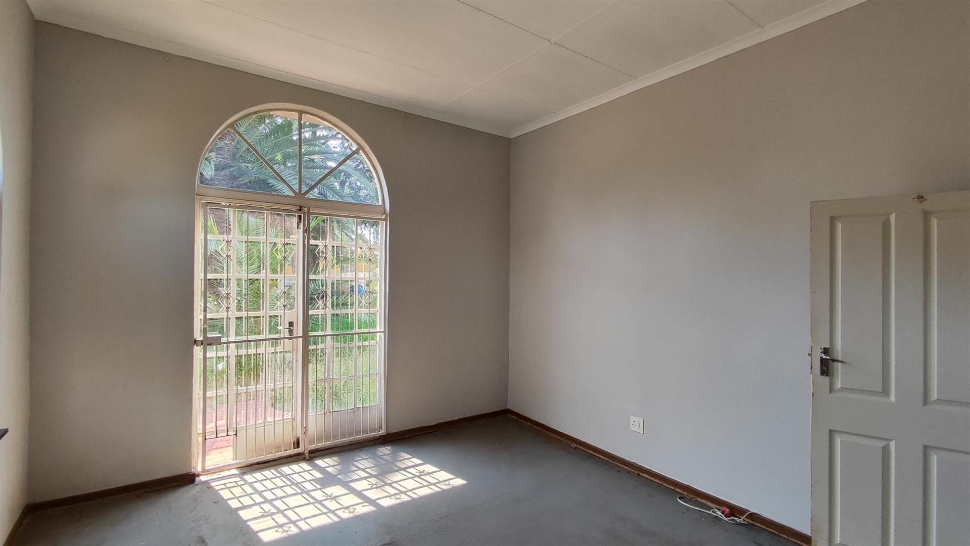 Bed Room 2 - 22 square meters of property in Hazeldene