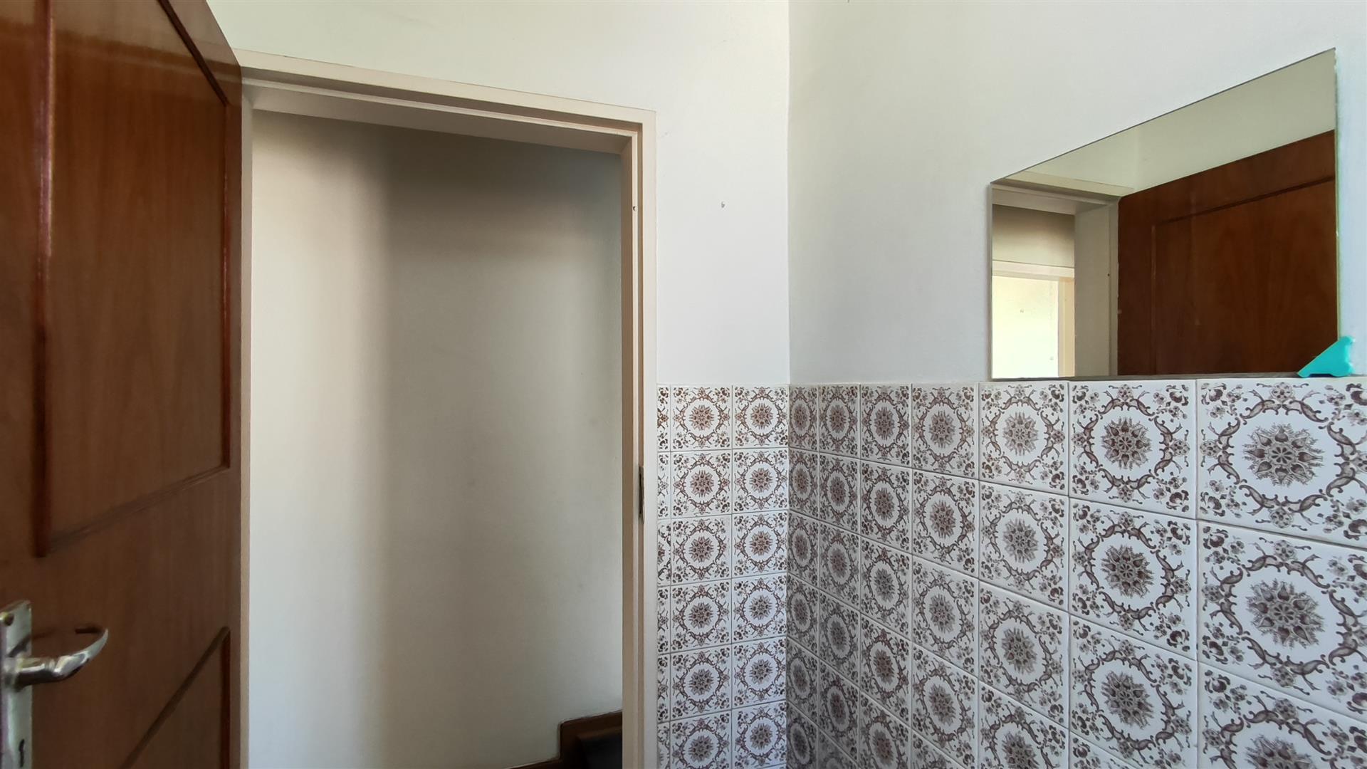 Bathroom 3+ - 9 square meters of property in Hazeldene