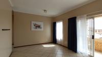 Lounges - 18 square meters of property in Mooikloof Ridge