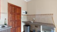 Kitchen - 10 square meters of property in Mooikloof Ridge