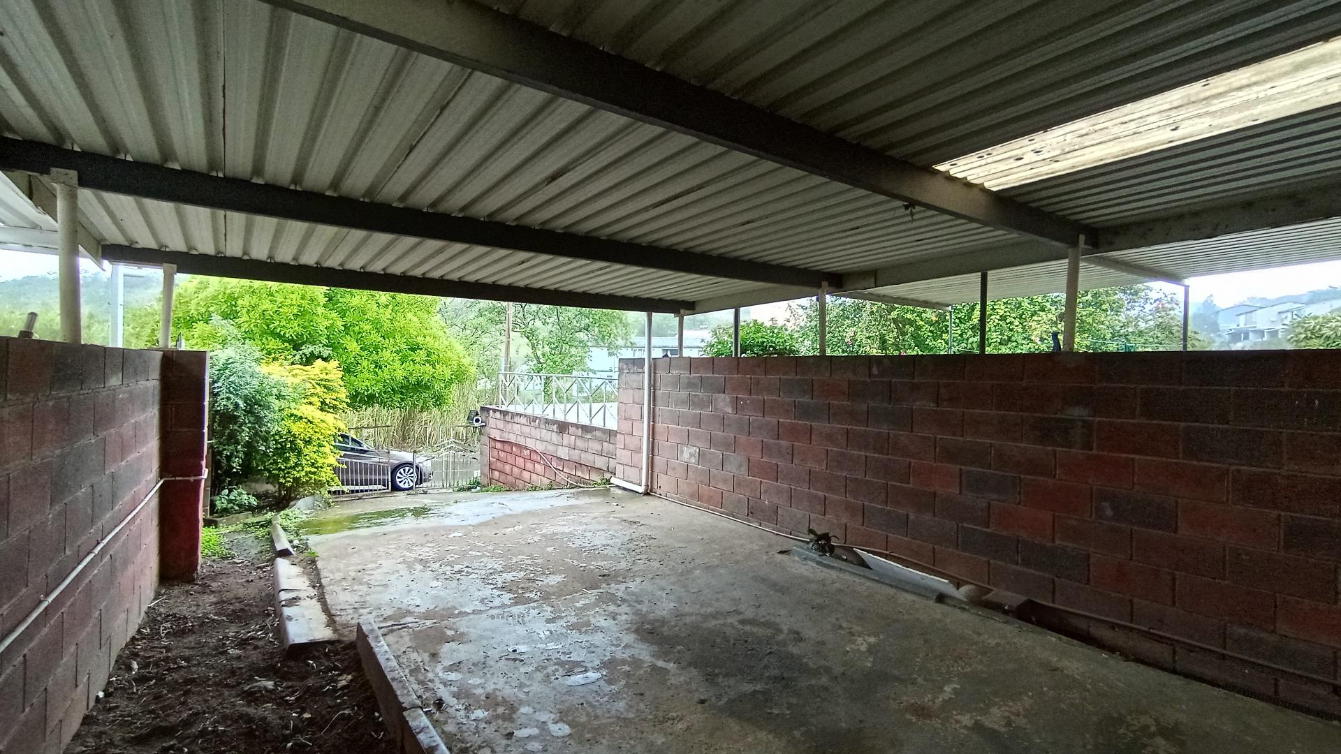 Patio - 20 square meters of property in Newlands East