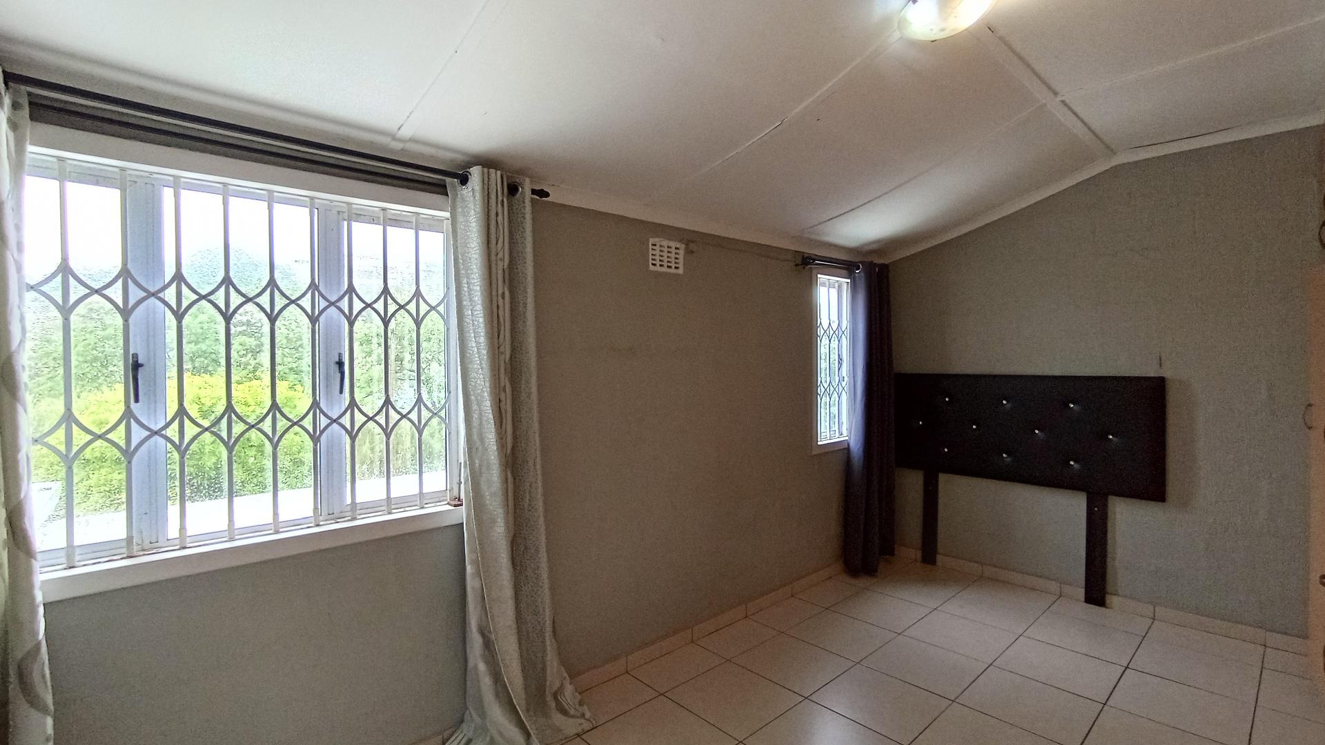 Bed Room 2 - 17 square meters of property in Newlands East
