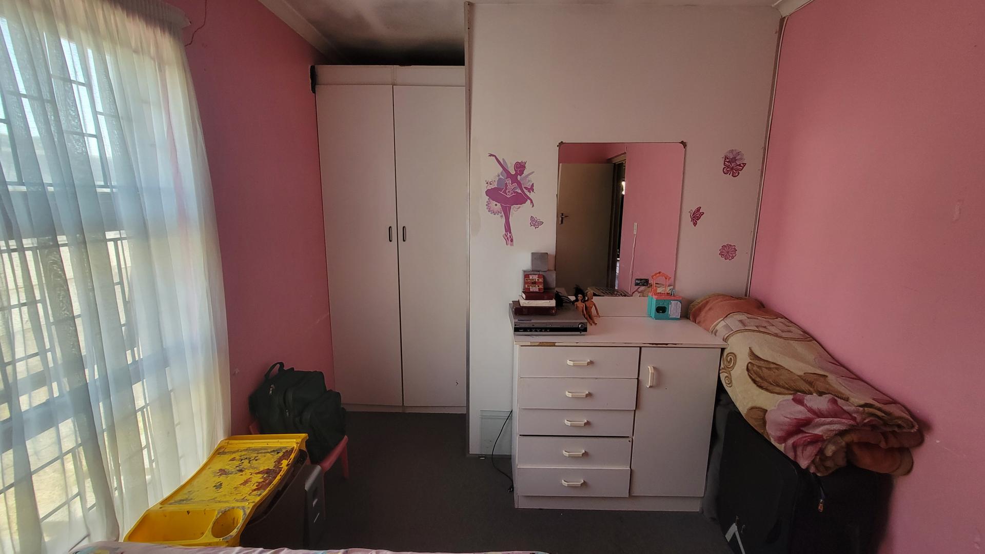 Bed Room 2 of property in Highbury