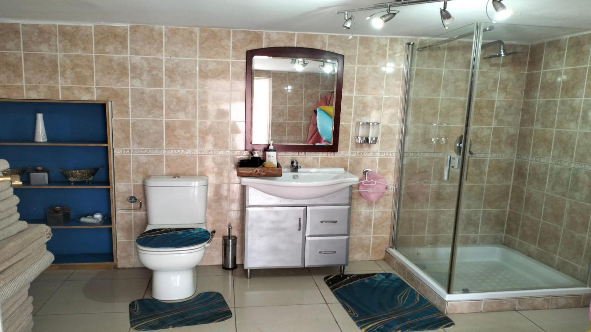 Bathroom 1 of property in Horison