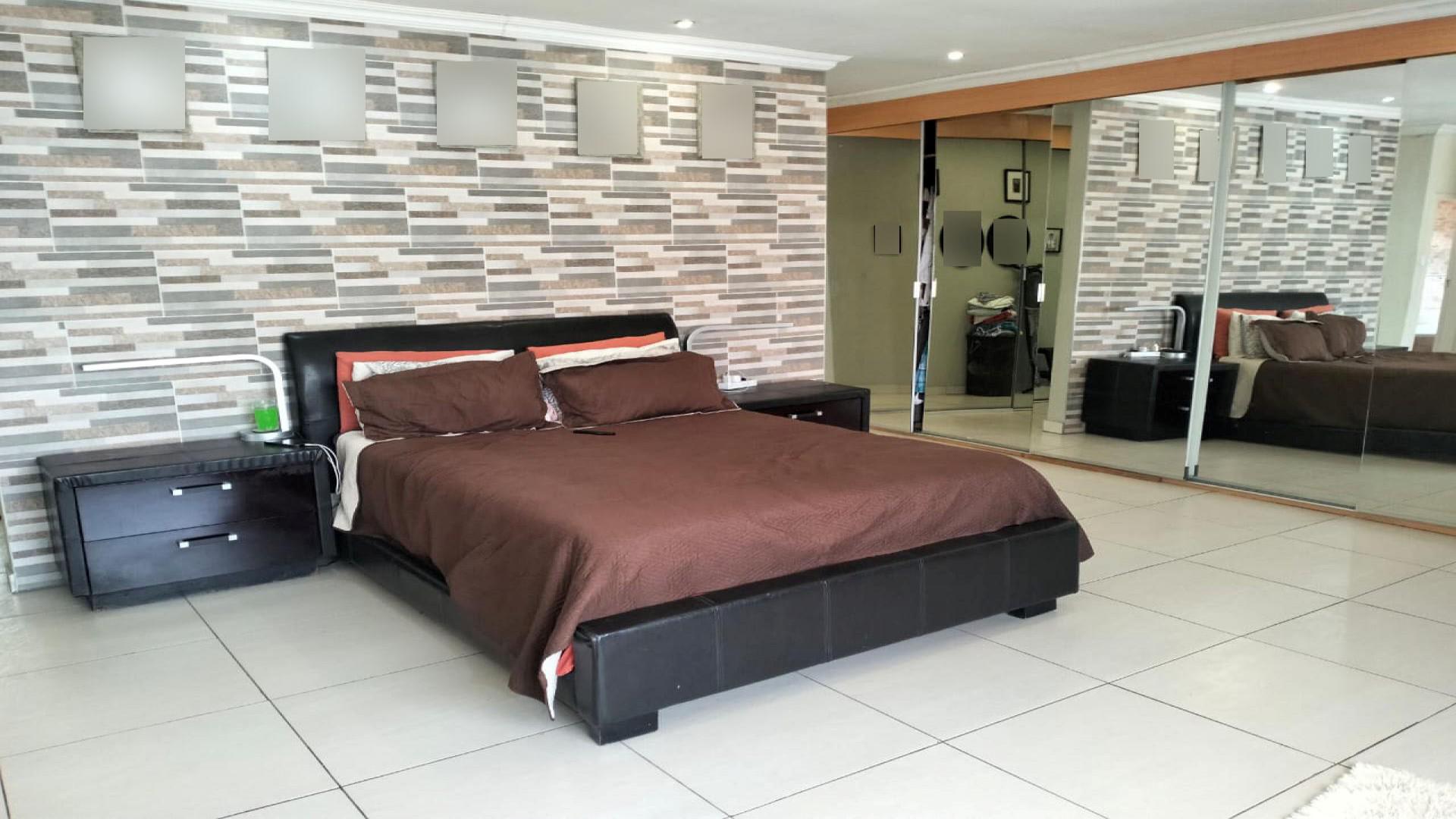 Bed Room 1 of property in Horison