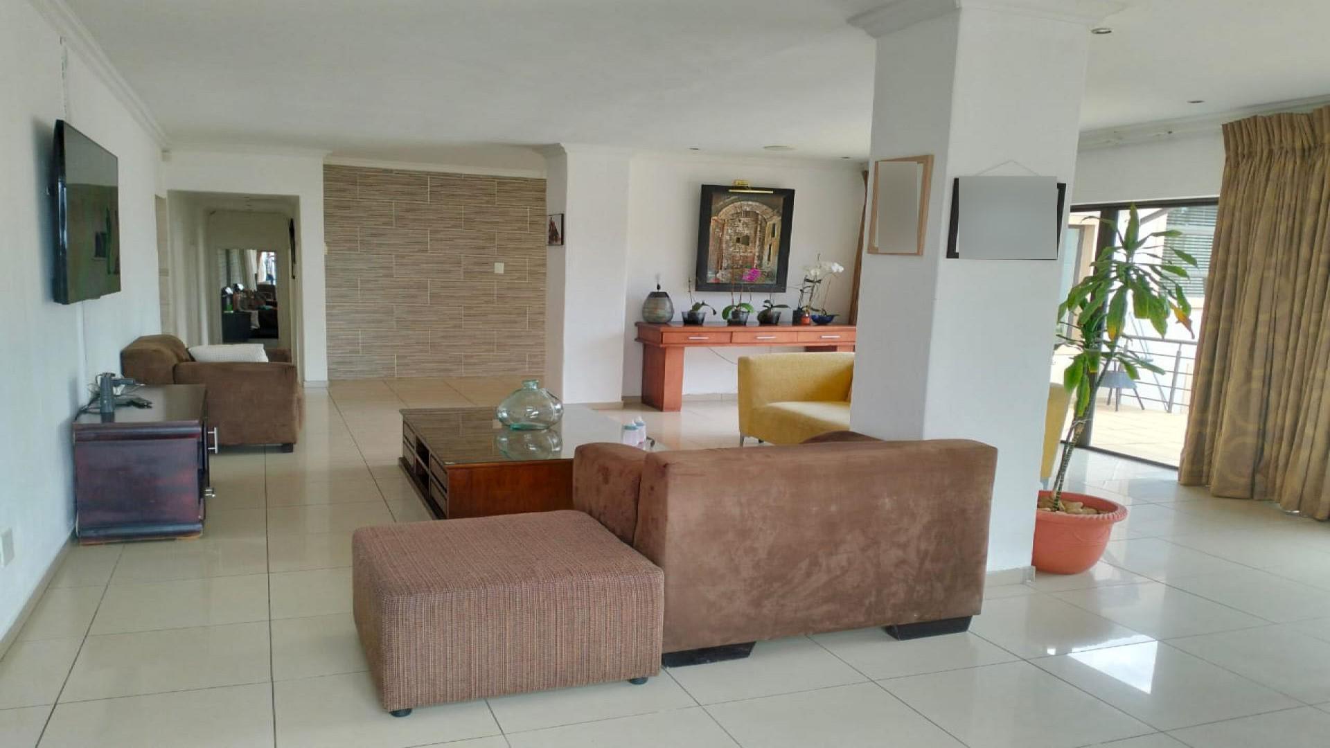 Lounges of property in Horison