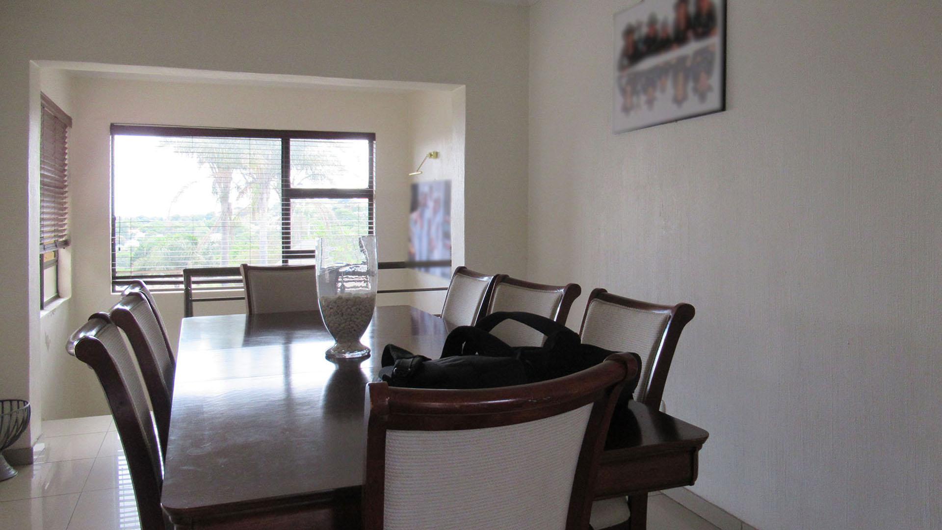 Dining Room - 17 square meters of property in Horison