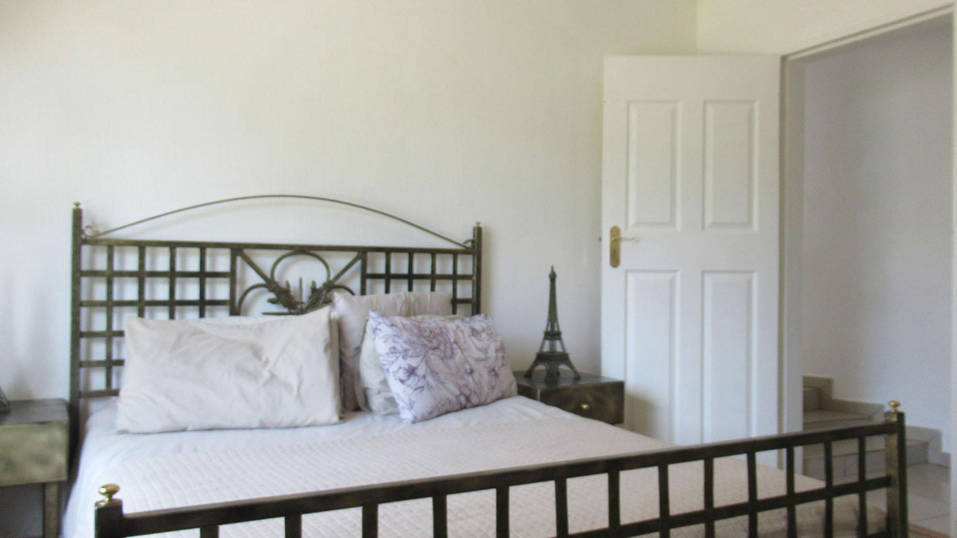 Bed Room 2 - 15 square meters of property in Horison