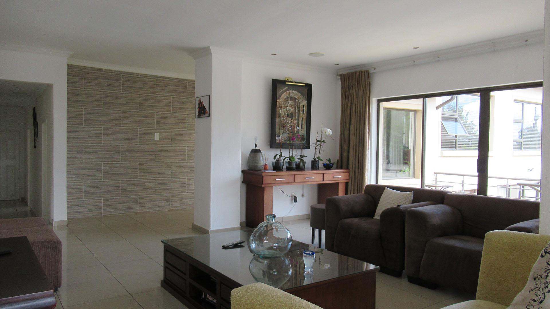 Lounges - 89 square meters of property in Horison