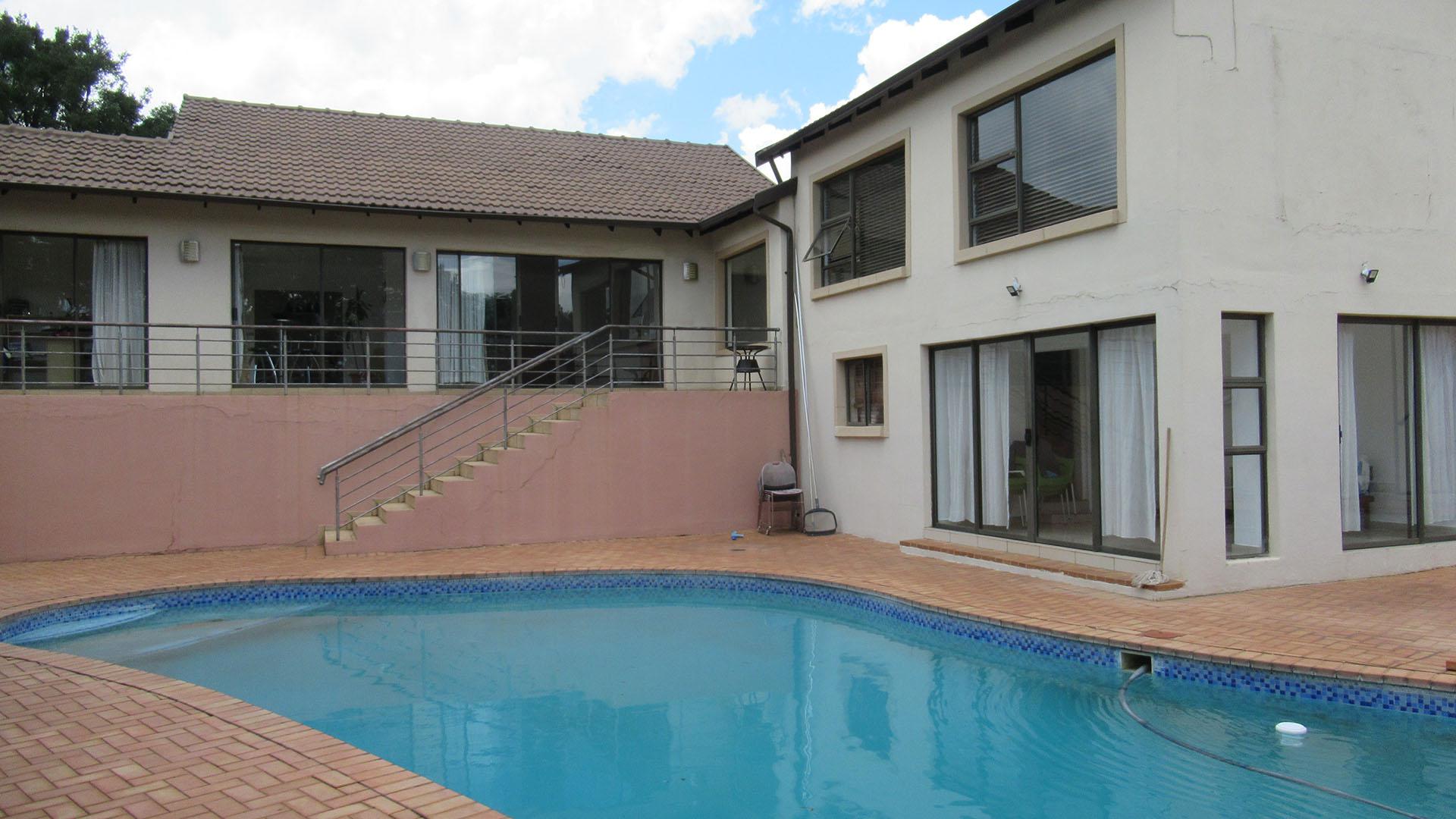 Backyard of property in Horison