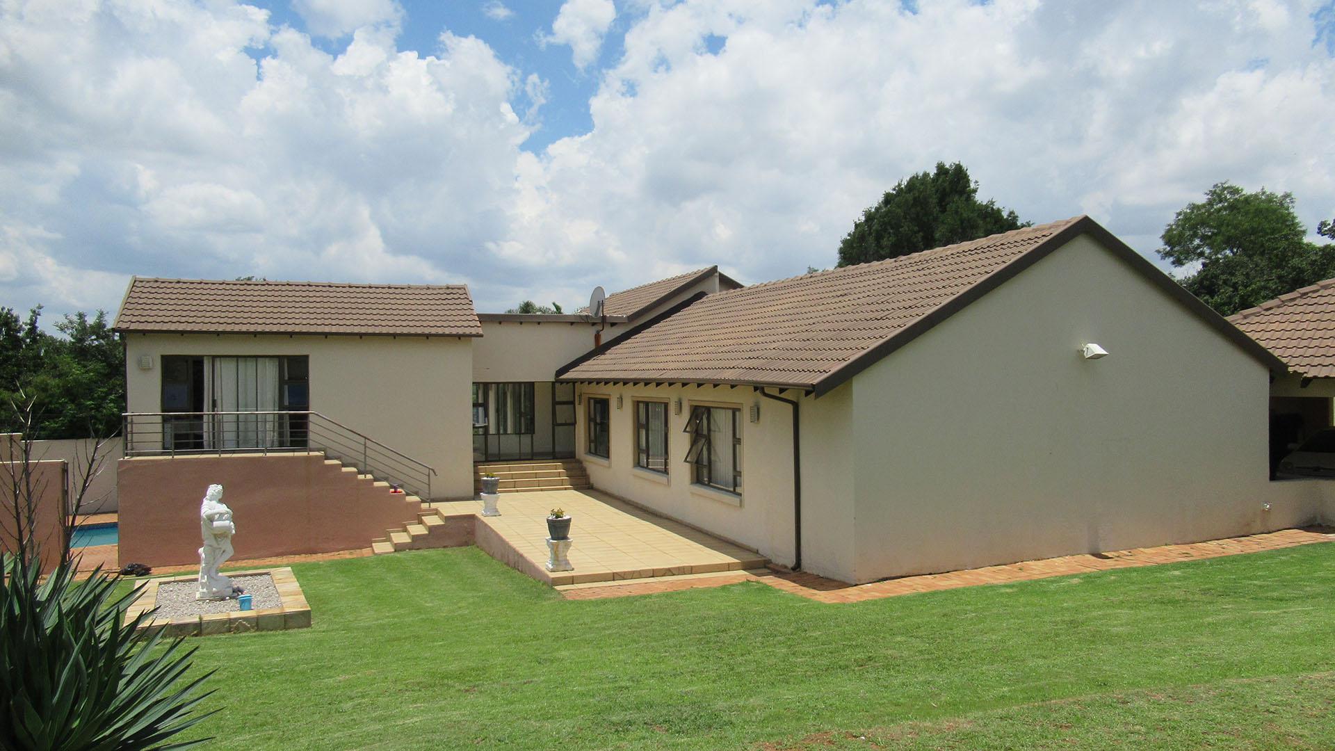 Front View of property in Horison