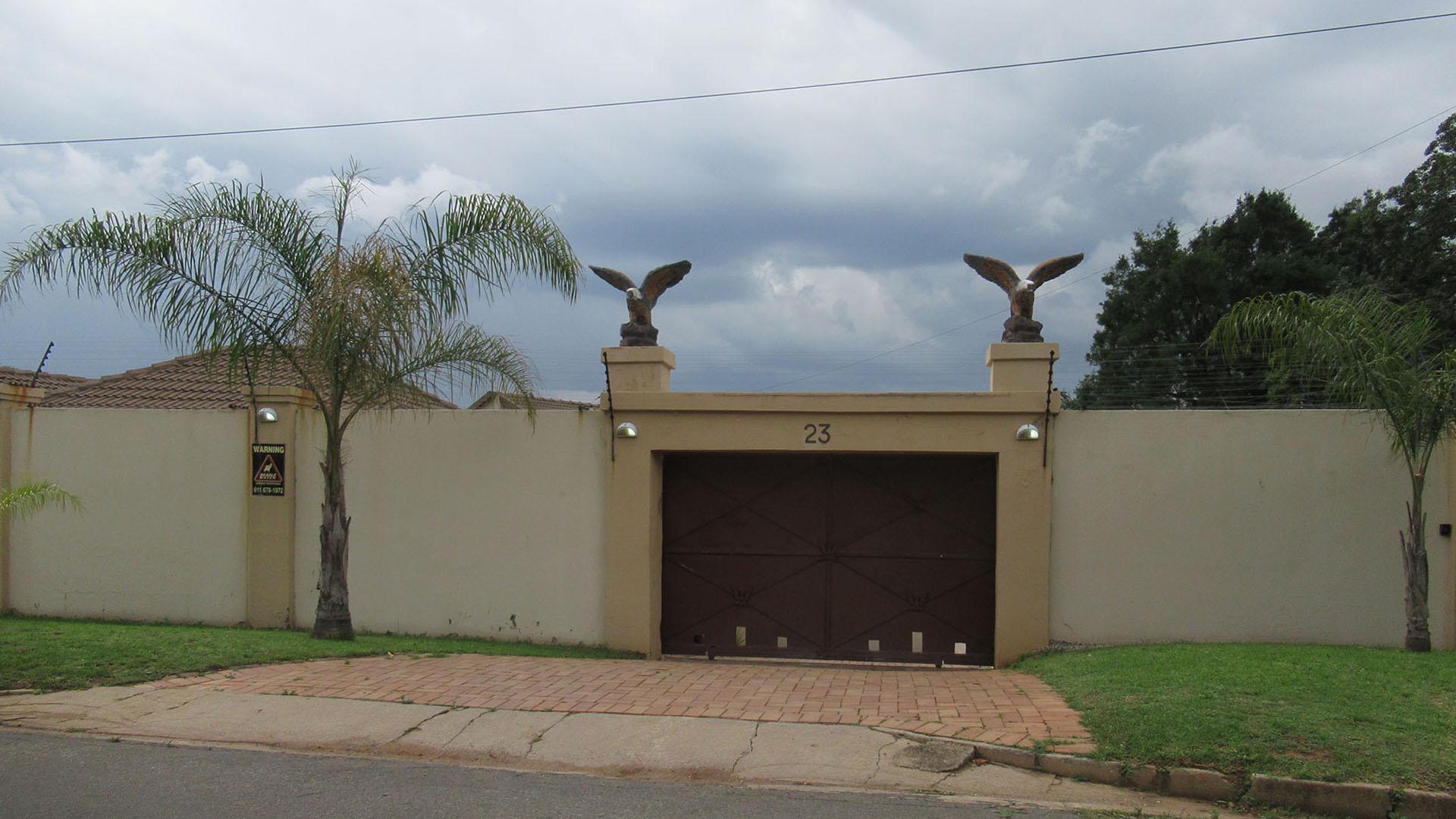 Front View of property in Horison