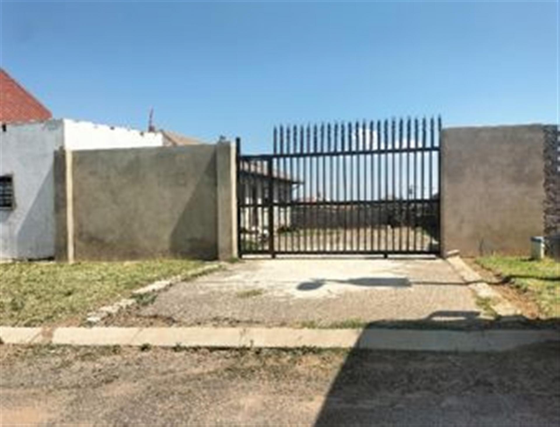 Front View of property in Azaadville Gardens