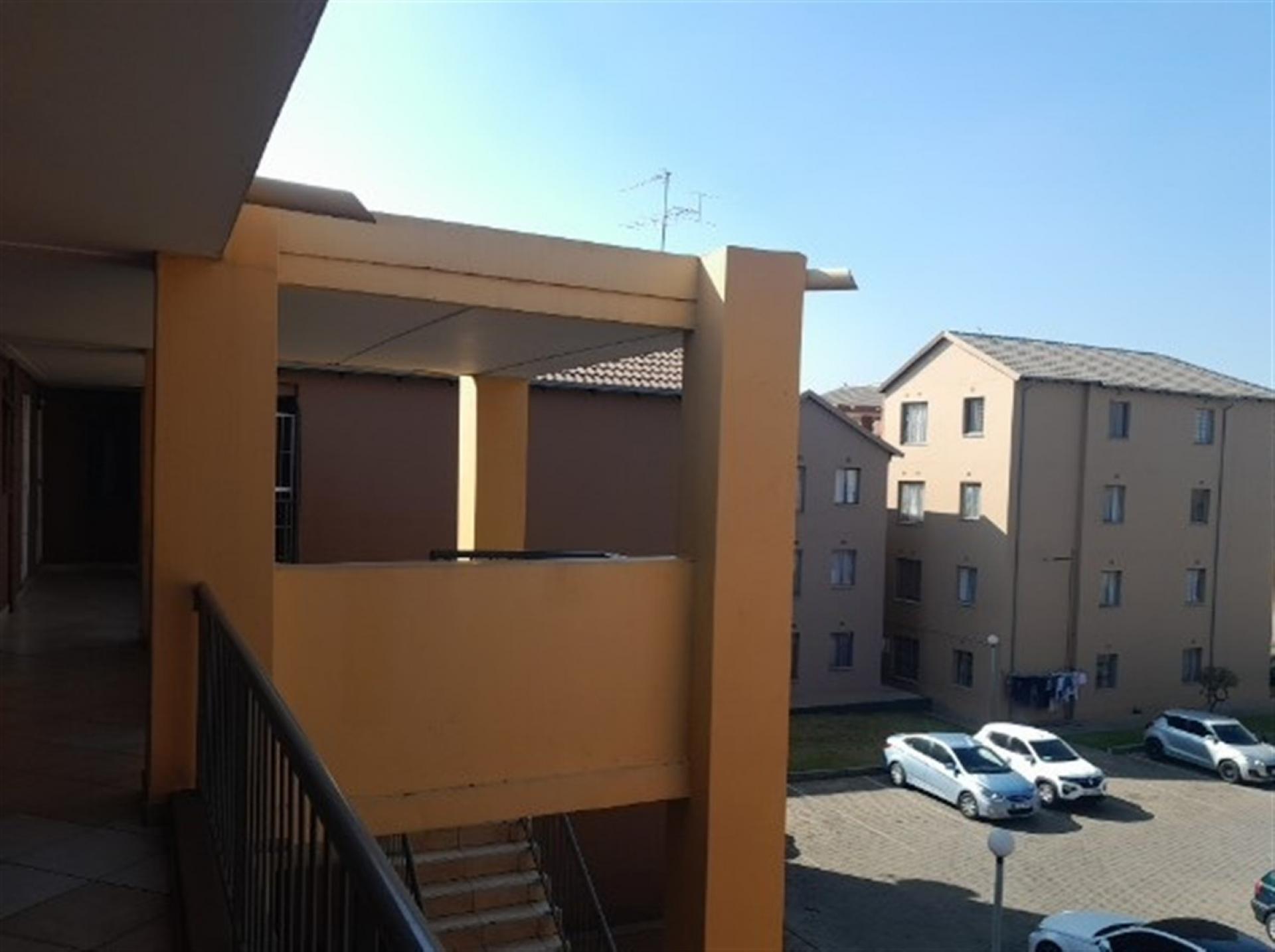 Front View of property in Jabulani