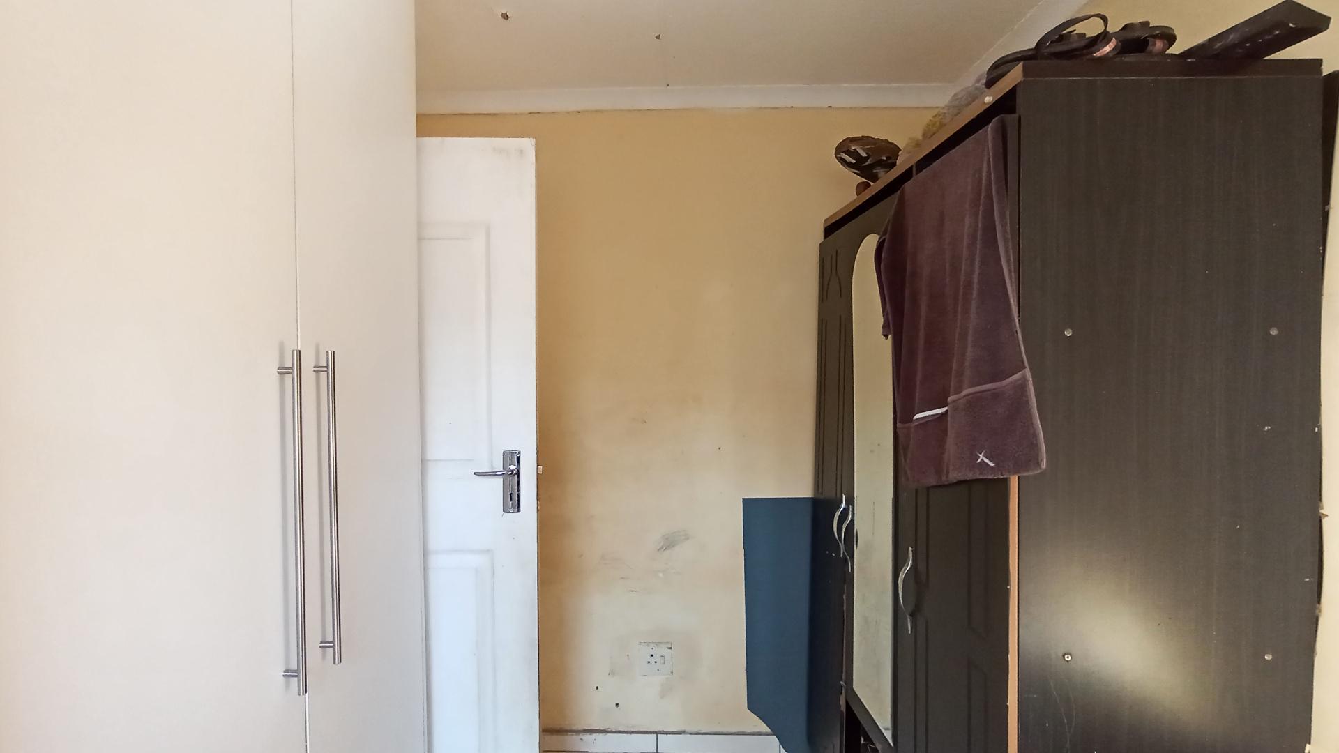 Bed Room 2 - 8 square meters of property in Earlsfield