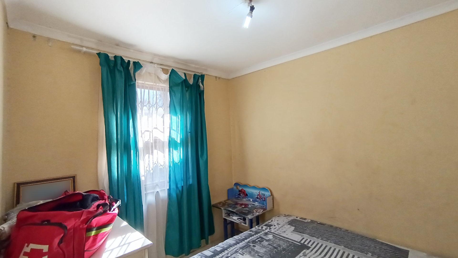 Bed Room 3 - 8 square meters of property in Earlsfield