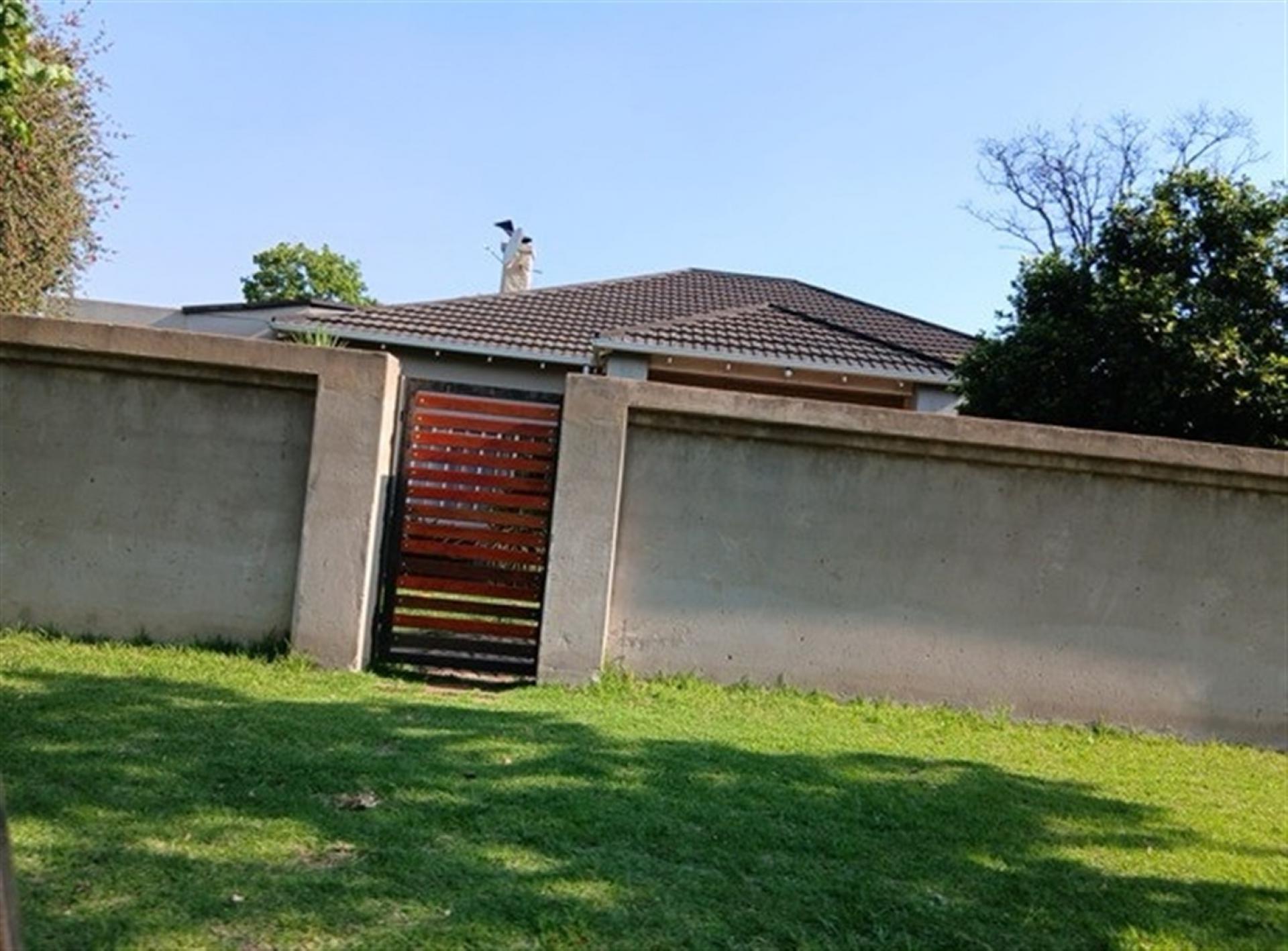 Front View of property in Plantation